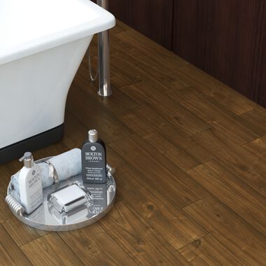 Ba&ntilde;o Wood Trails Caf&eacute;
