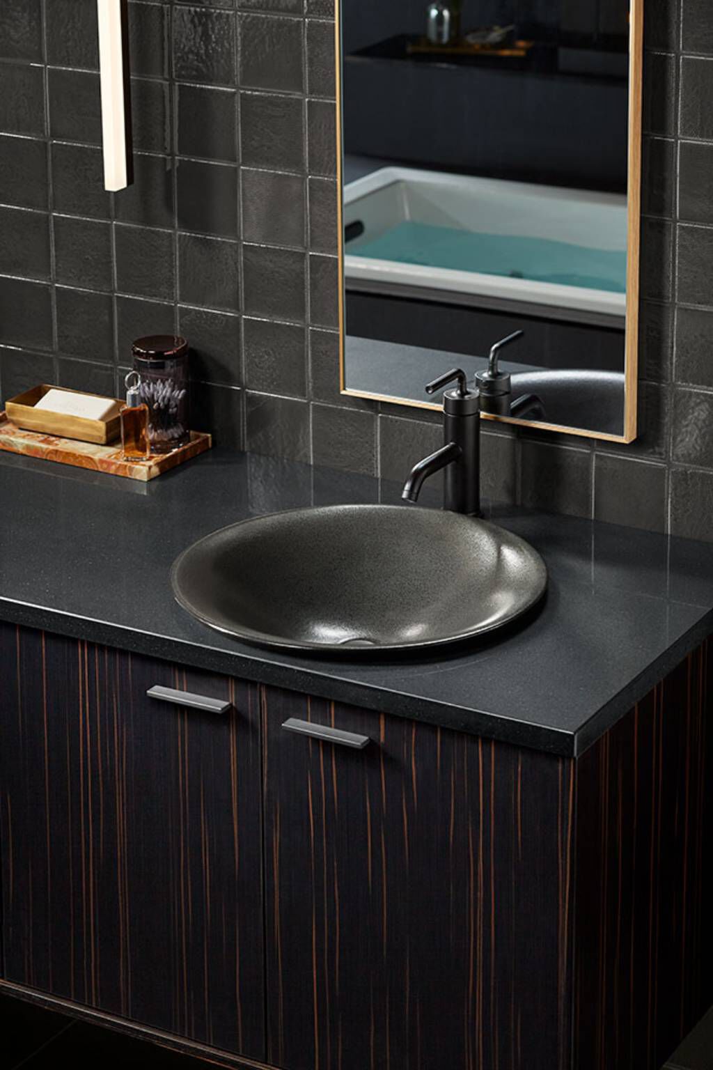 Llave Monomando Baja Para Lavabo L&iacute;nea Purist En Negro Mate,,hi-res image number null