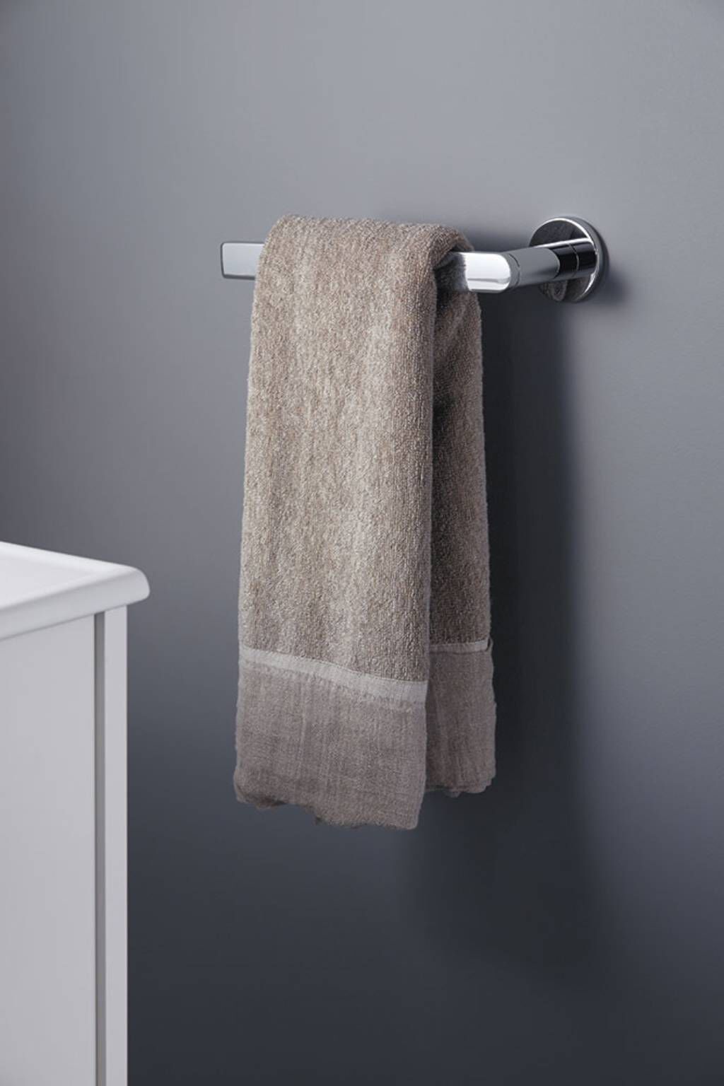Brazo para toalla l&iacute;nea Composed en cromo pulido,,hi-res image number null