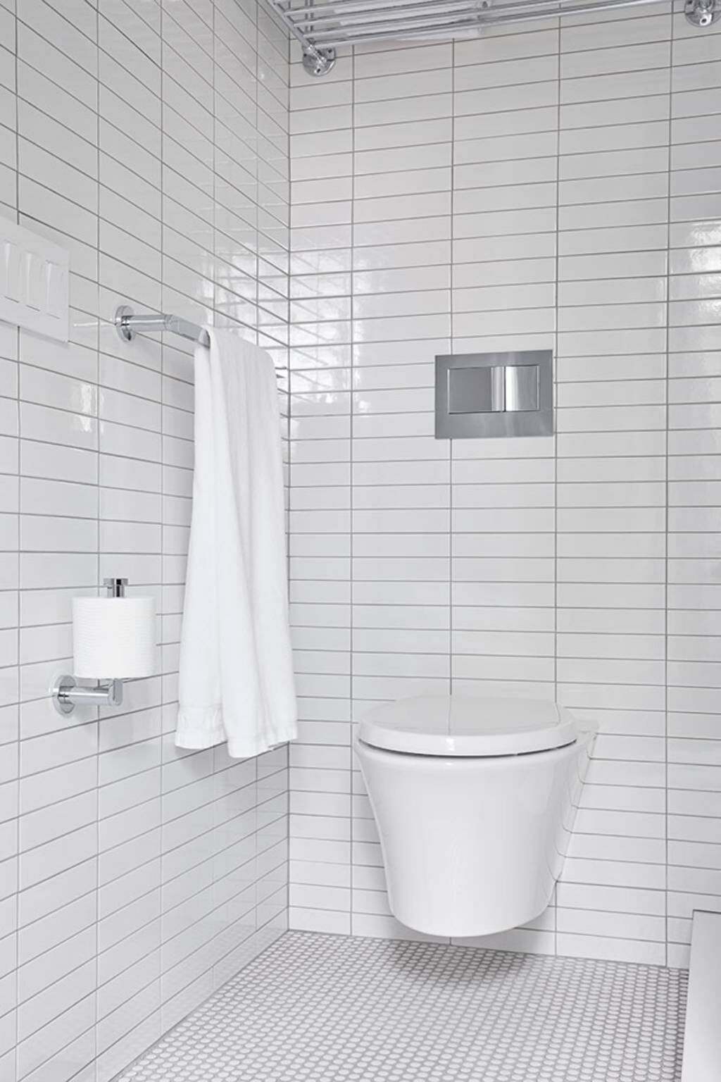 Toallero sencillo de 18" l&iacute;nea Composed en cromo pulido,,hi-res image number null