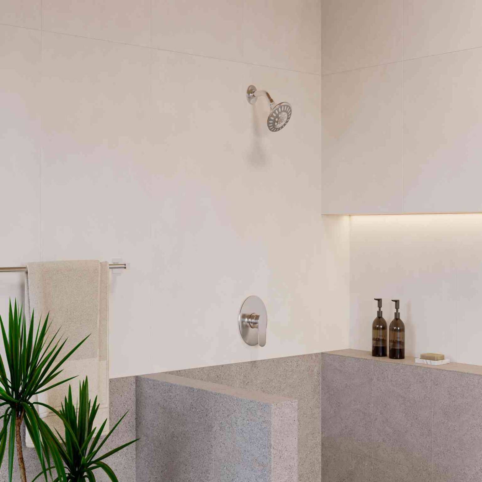 Conjunto de regadera l&iacute;nea Georgia Pro en cromo pulido,,hi-res image number null