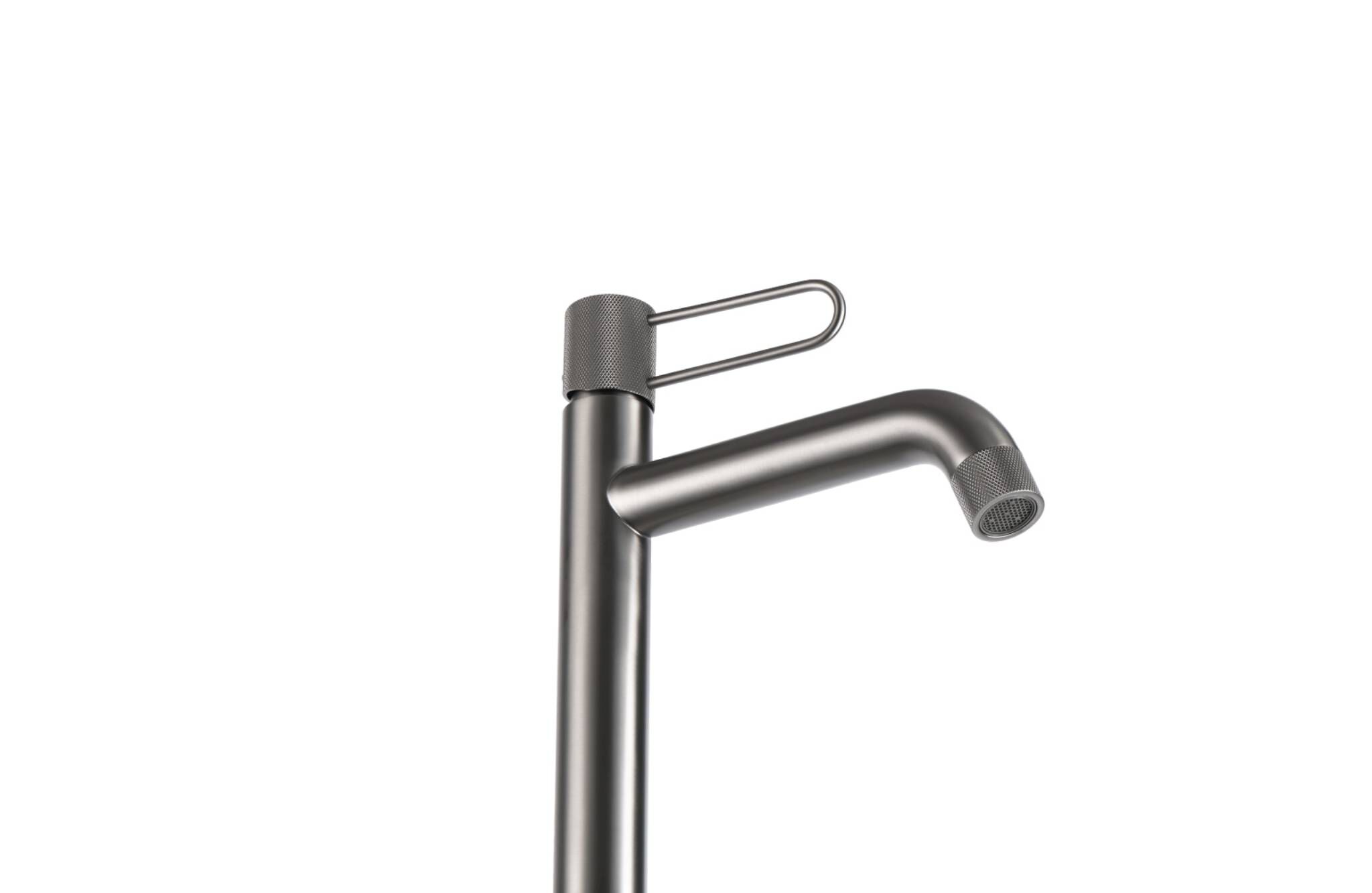 Llave monomando baja para lavabo l&iacute;nea Meyer en titanio mate,,hi-res image number null