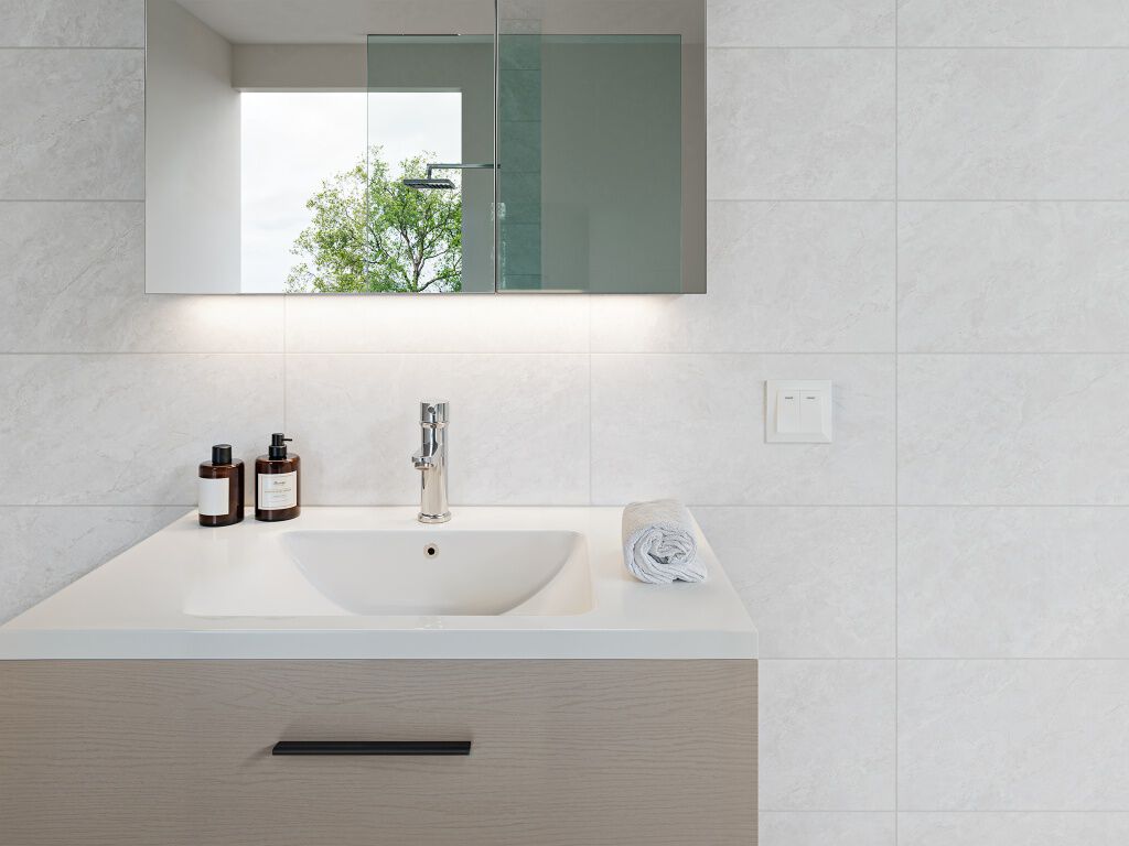 Ba&ntilde;o Montesoro Blanco,,hi-res